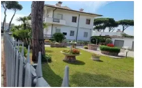 Villa 18.5 locali a Sabaudia (LT)