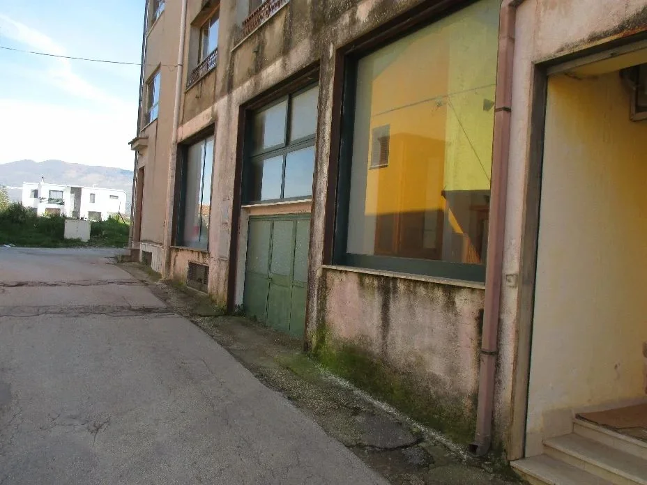 Magazzino a Sessa Aurunca (CE)