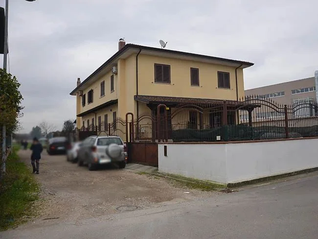 Nuda proprietà - Villa a Schiera 17 locali a San Marcellino (CE)