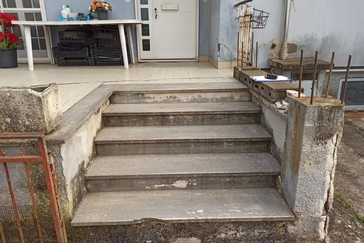 Villa 5 locali a Latina (LT)