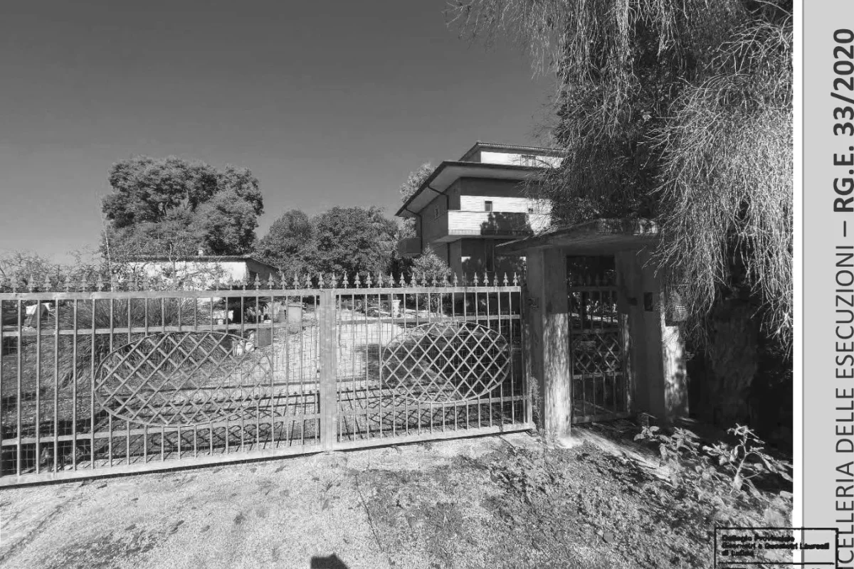 Casa indipendente 8.5 locali a Latina (LT)