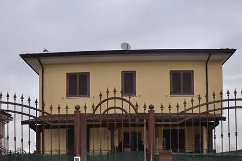 Nuda proprietà - Villa a Schiera 17 locali a San Marcellino (CE)