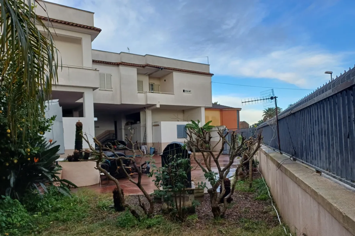 Casa indipendente 13 locali a Sessa Aurunca (CE)