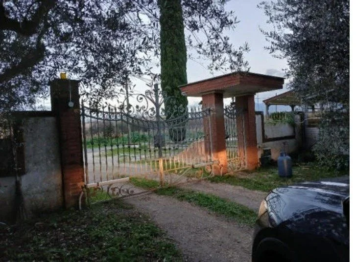 Villa 8 locali a Sermoneta (LT)