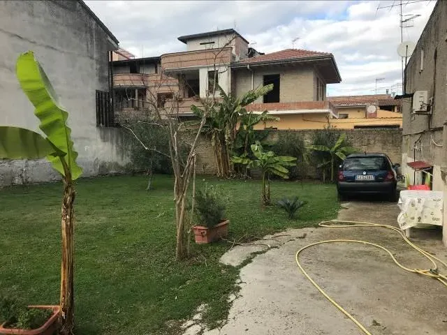 Terreno edificabile a Francolise (CE)