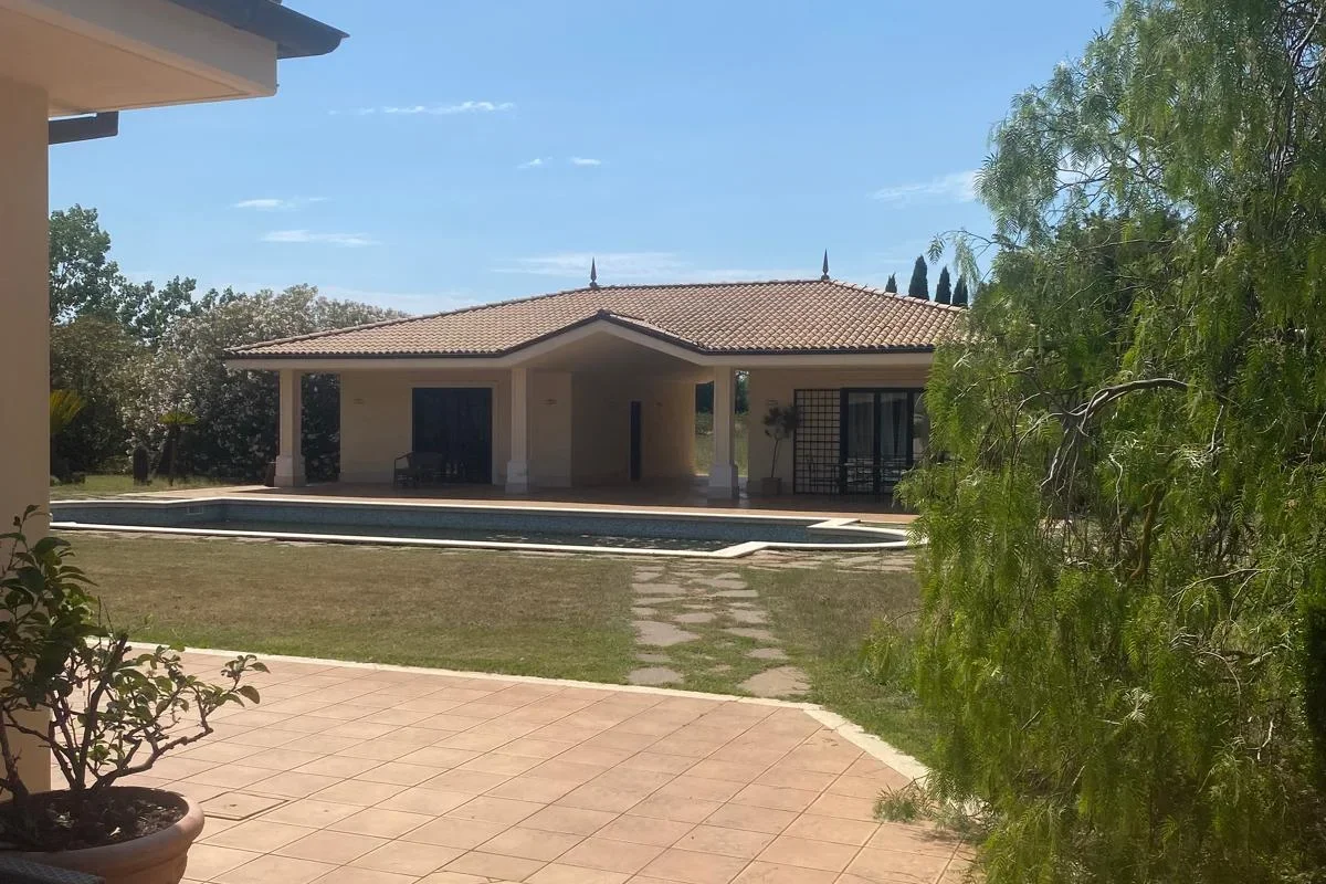 Villa a Latina (LT)