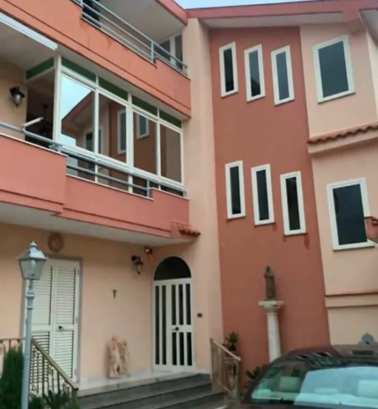 Villa 15 locali a San Cipriano d'Aversa (CE)
