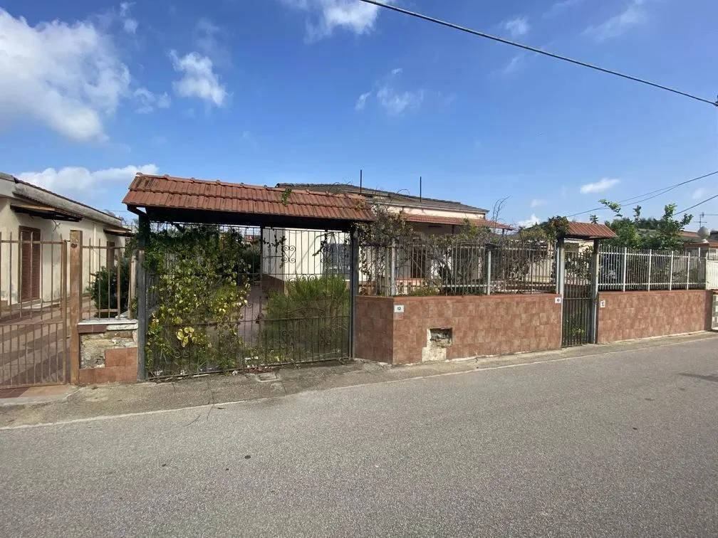 Appartamento 5 locali a Castel Volturno (CE)