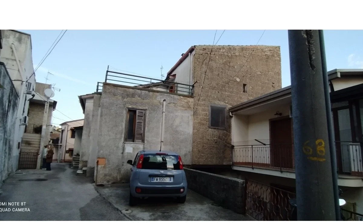 Appartamento 7 locali a Valle di Maddaloni (CE)